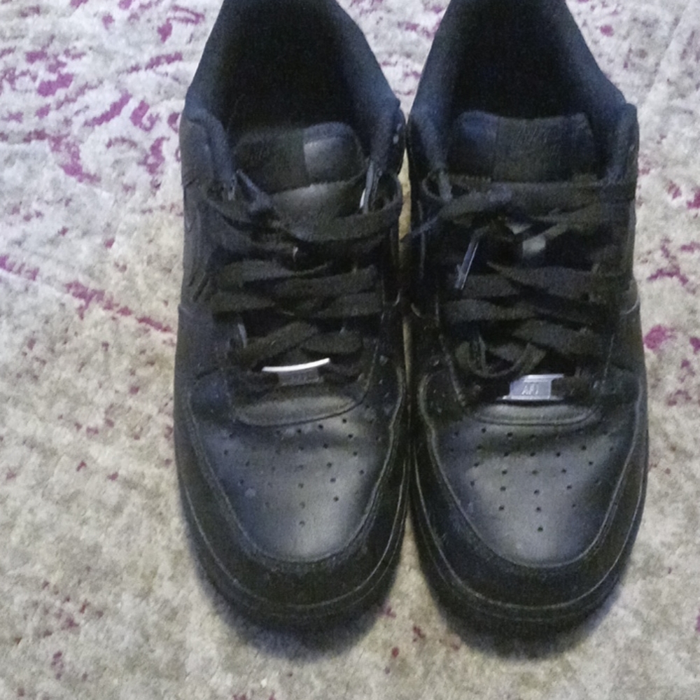 Black nike tennis